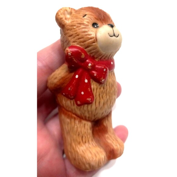 Vintage Enesco Lucy and Me Bear Hiding Present Red Polka Dot Bow 3 Inches Tall - Picture 3 of 7